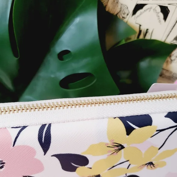 🆕 Staci laptop case sleeve lily blooms Kate spade floral pink yellow - Picture 5 of 6